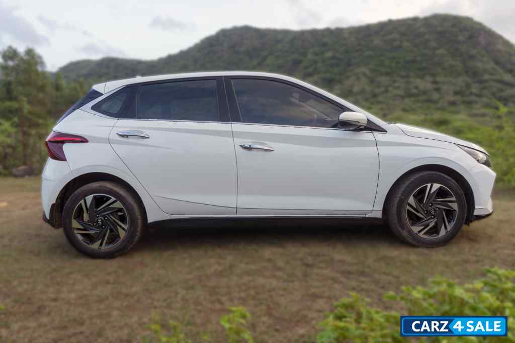 Polar White Hyundai i20 Asta Optiona