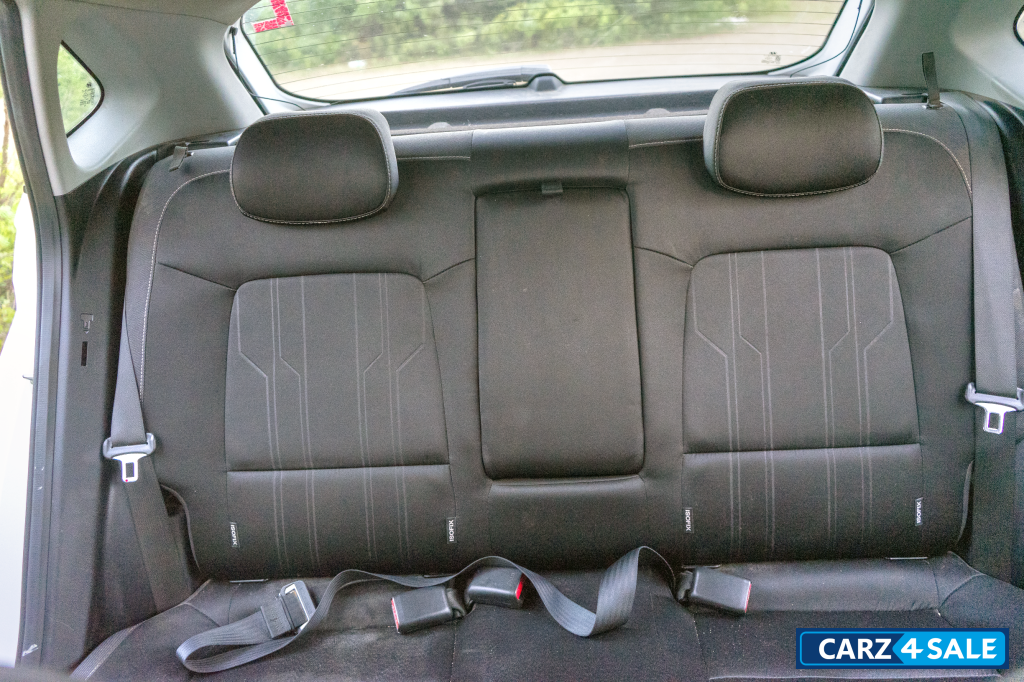 Polar White Hyundai i20 Asta Optiona