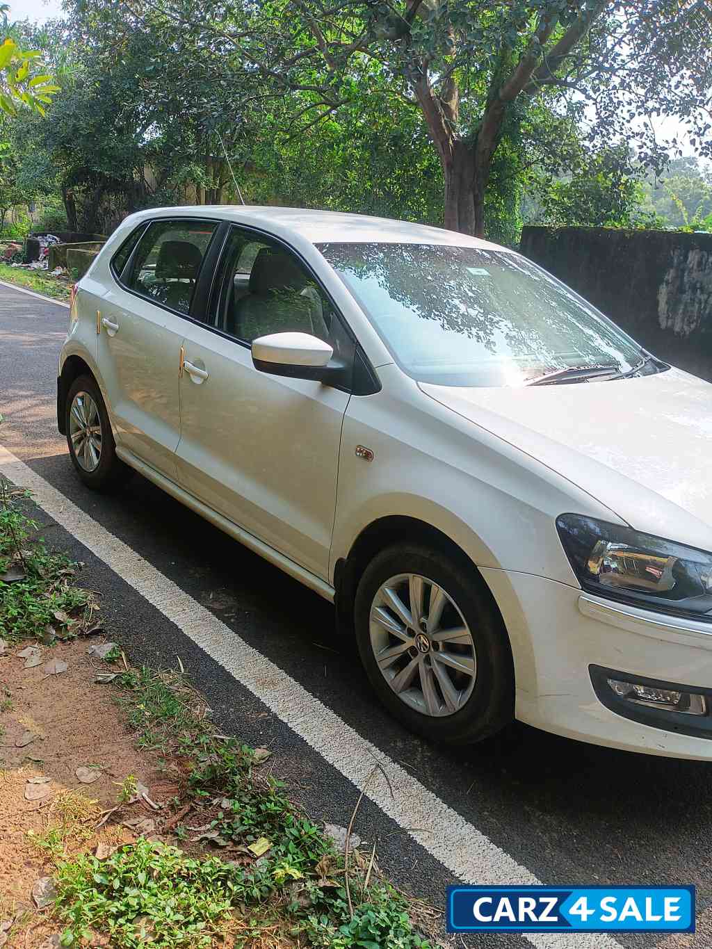 White Candy Volkswagen Polo Highline