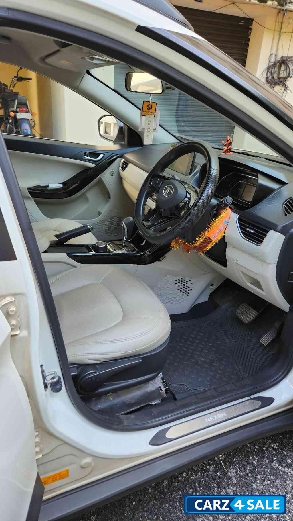 Tata Nexon XZA + petrol Automatic