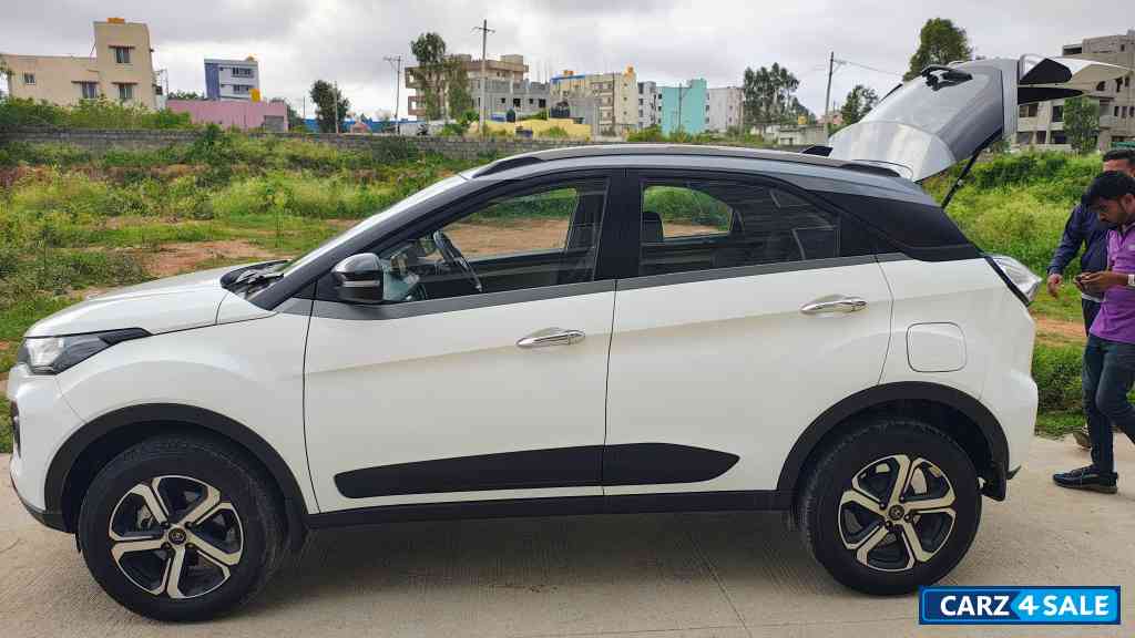 White Tata Nexon Xz plus s