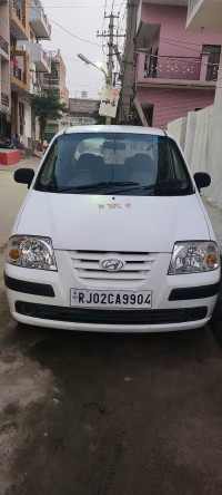 White Hyundai Santro Xing