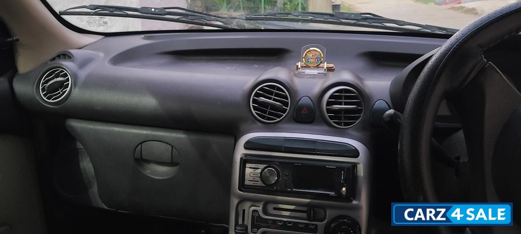 White Hyundai Santro Xing