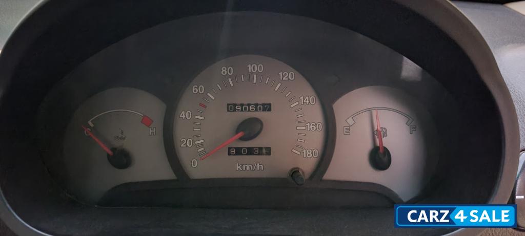 White Hyundai Santro Xing