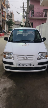 White Hyundai Santro Xing
