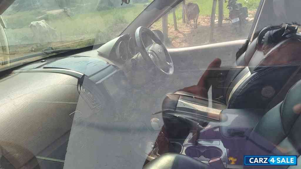 Mahindra XUV 500 W6 2WD