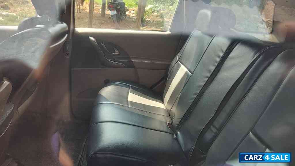 Mahindra XUV 500 W6 2WD