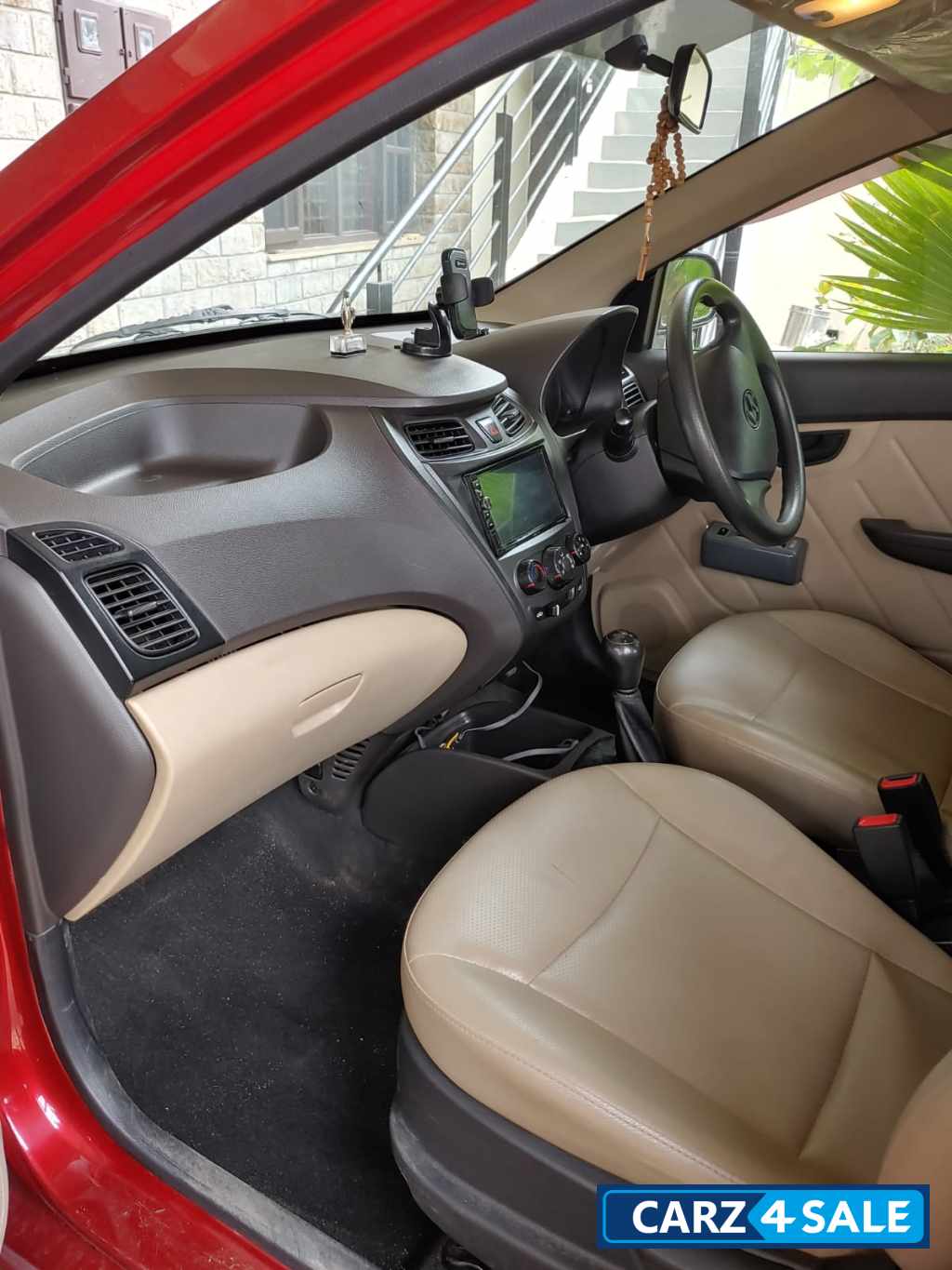 Red Hyundai Eon D LITE PLUS(O) Red Hyundai Eon D LITE PLUS(O)