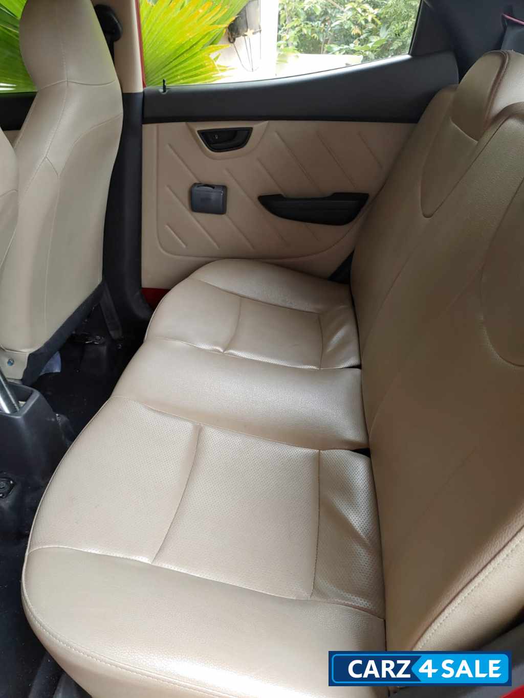 Red Hyundai Eon D LITE PLUS(O) Red Hyundai Eon D LITE PLUS(O)