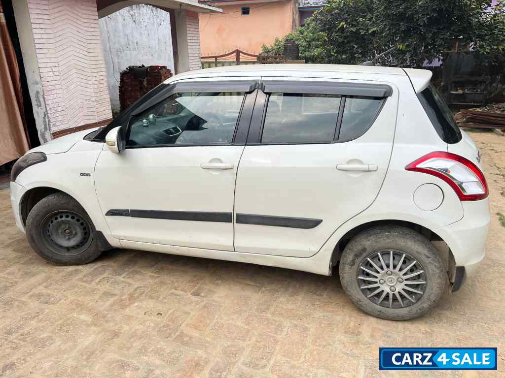 White Maruti Suzuki Swift VDI