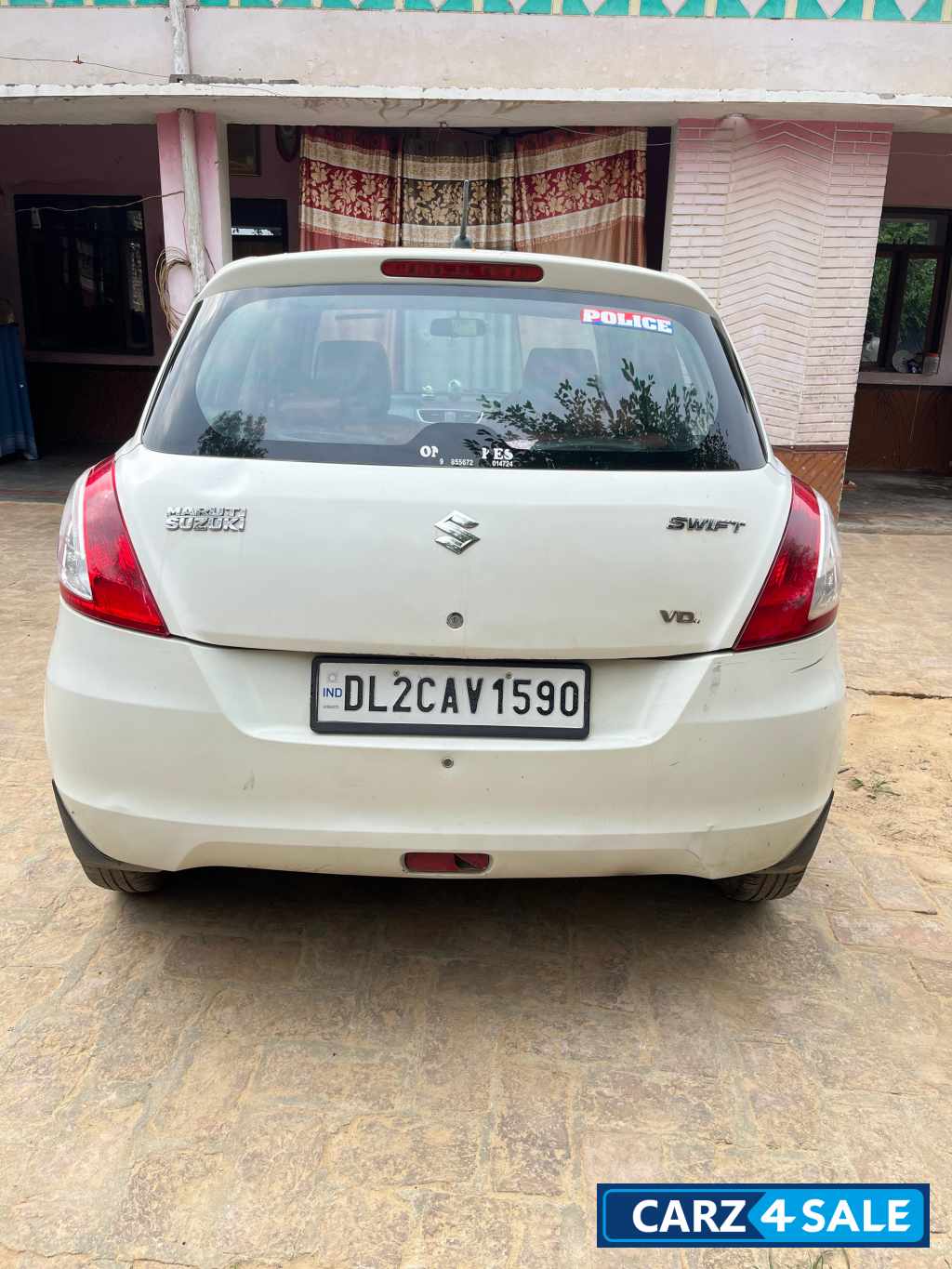 White Maruti Suzuki Swift VDI