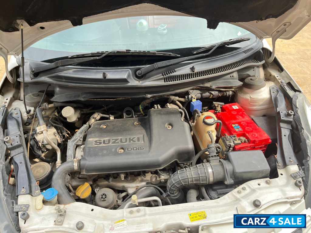 White Maruti Suzuki Swift VDI