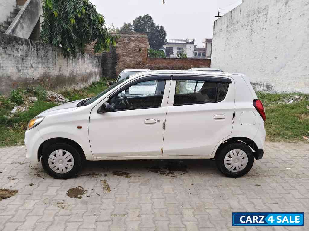 White Maruti Suzuki Alto 800 LXI