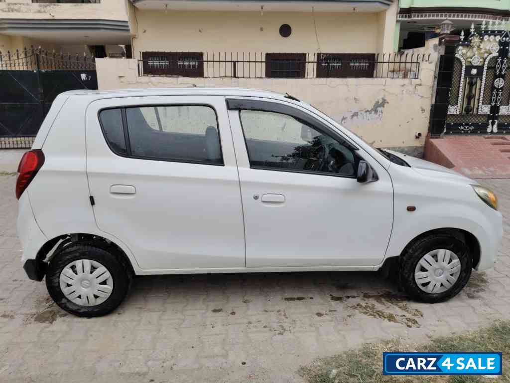 White Maruti Suzuki Alto 800 LXI