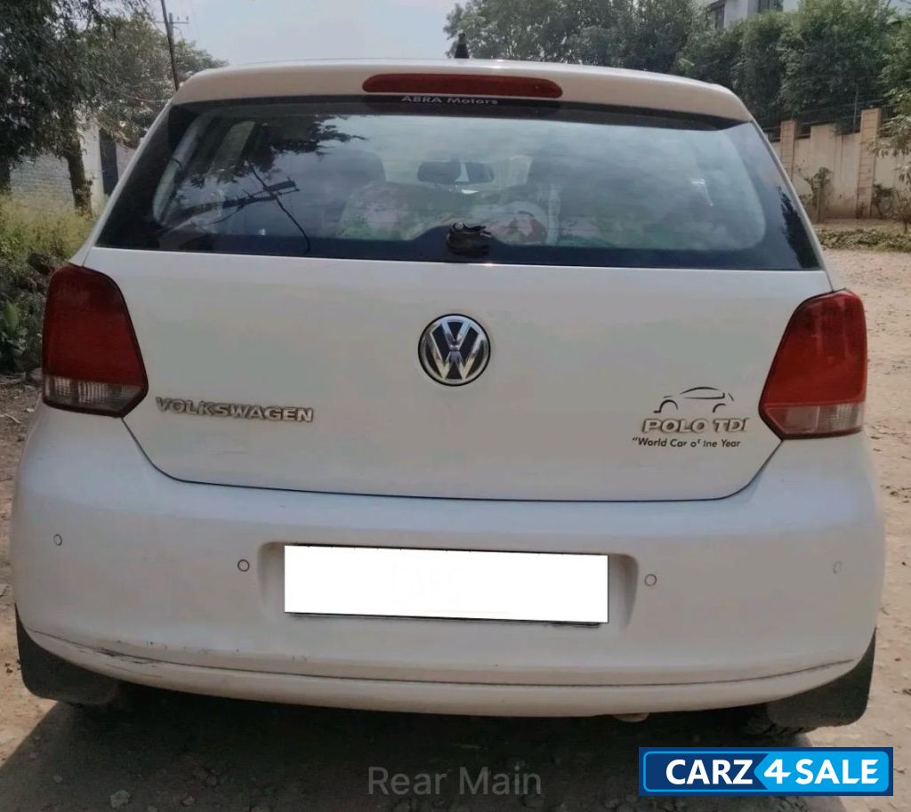 White Volkswagen Polo Highline