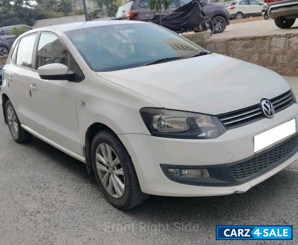 White Volkswagen Polo Highline