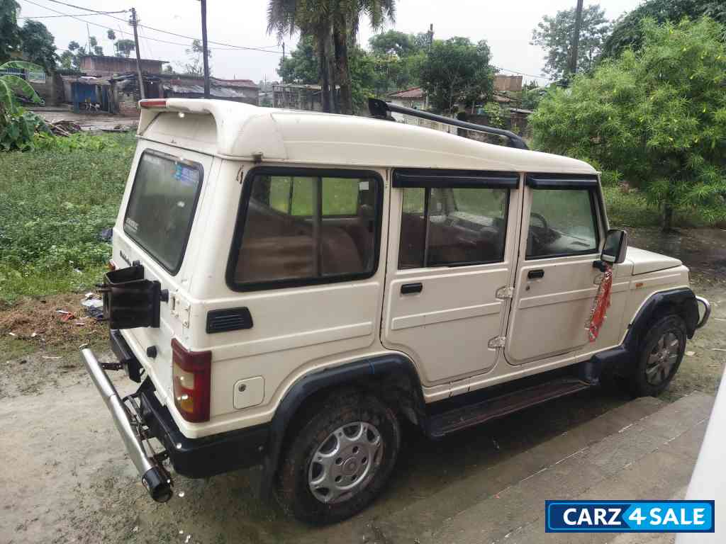 White Mahindra Bolero Bs3