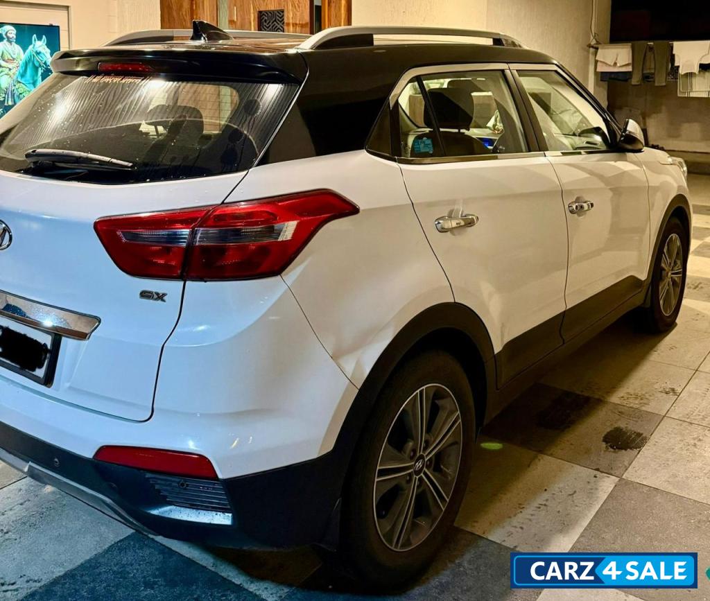 White Black Dual Tone Hyundai Creta 1.6 SX+ SE VTVT Dual Tone