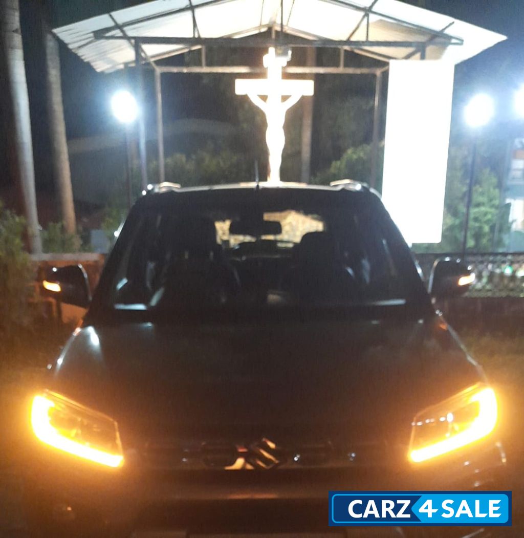 Silver Maruti Suzuki Vitara Brezza Zxi PLUS AT SMART HYBRID