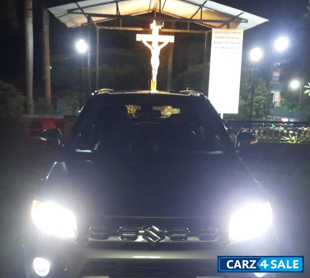 Silver Maruti Suzuki Vitara Brezza Zxi PLUS AT SMART HYBRID