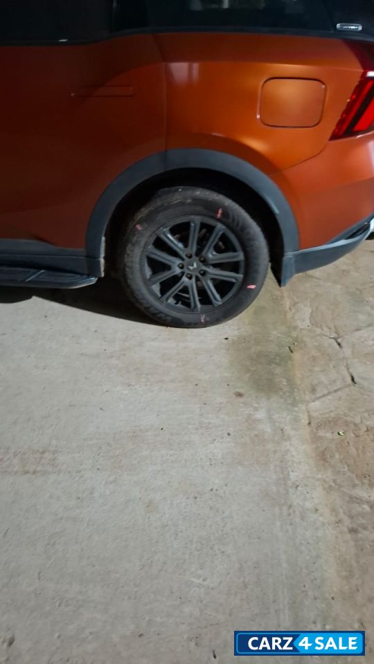 Copper Mahindra XUV700