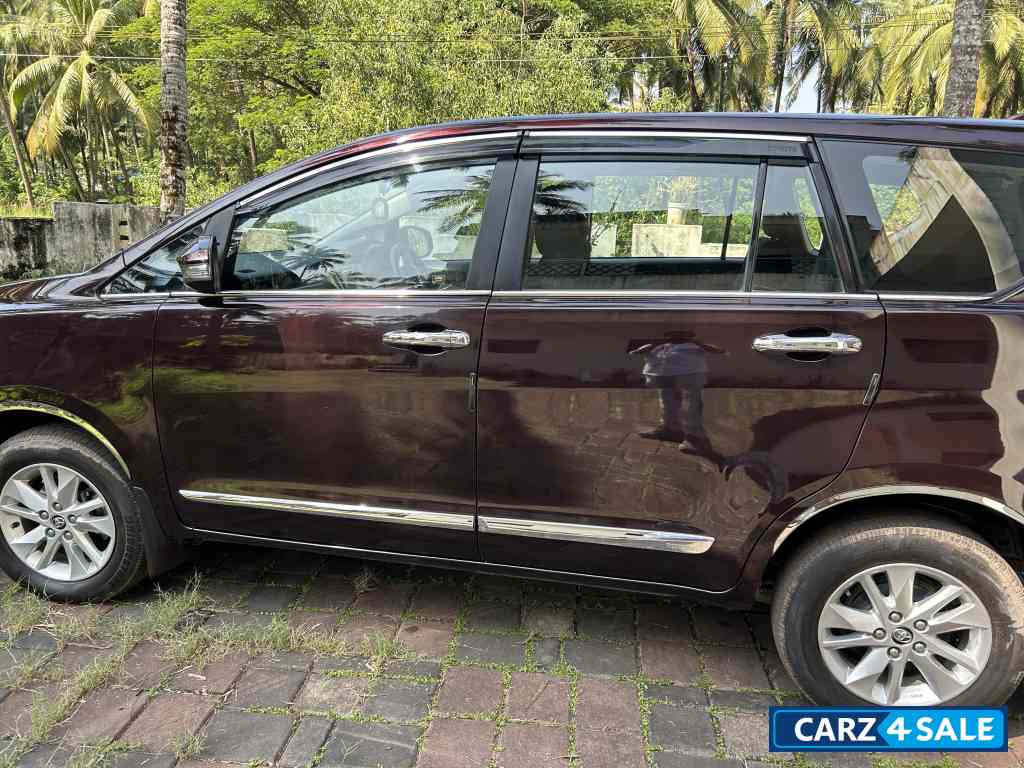 Blackish Red Toyota Cresta 2.4 gx manual