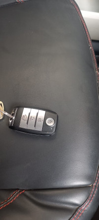 Glacier White Kia Sonet HTX IMT G1.0 AE