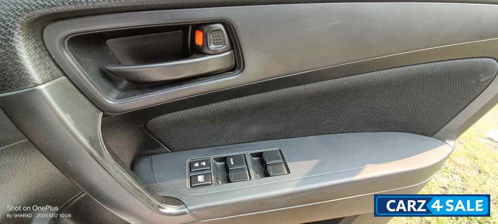 Pearl Artic White Maruti Suzuki Vitara Brezza Vxi