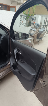 Toffee Brown Metalli Volkswagen Polo 1.0l MPI 56KW MT-CL