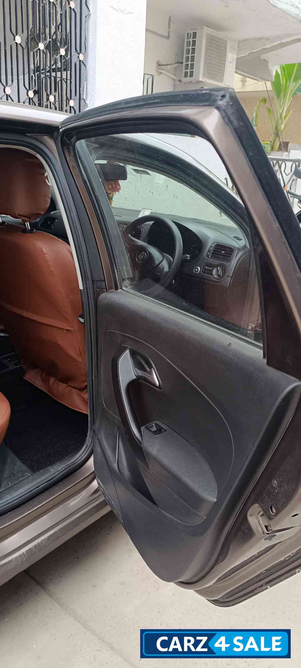 Toffee Brown Metalli Volkswagen Polo 1.0l MPI 56KW MT-CL Toffee Brown Metalli Volkswagen Polo 1.0l MPI 56KW MT-CL