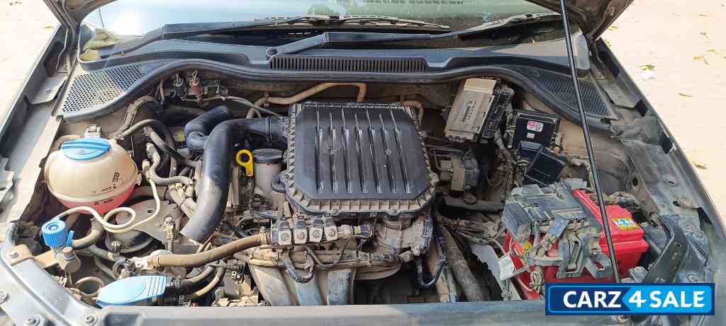 Toffee Brown Metalli Volkswagen Polo 1.0l MPI 56KW MT-CL Toffee Brown Metalli Volkswagen Polo 1.0l MPI 56KW MT-CL