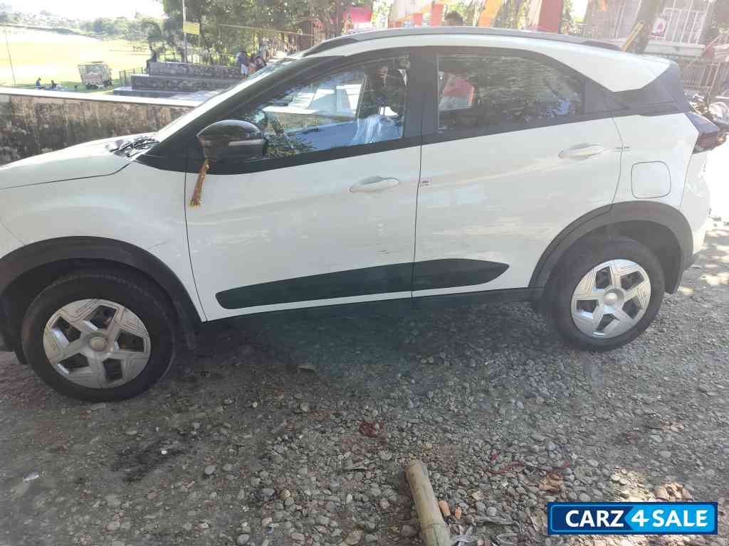 White Tata Nexon Tata nexon pure+pmt White Tata Nexon Tata nexon pure+pmt