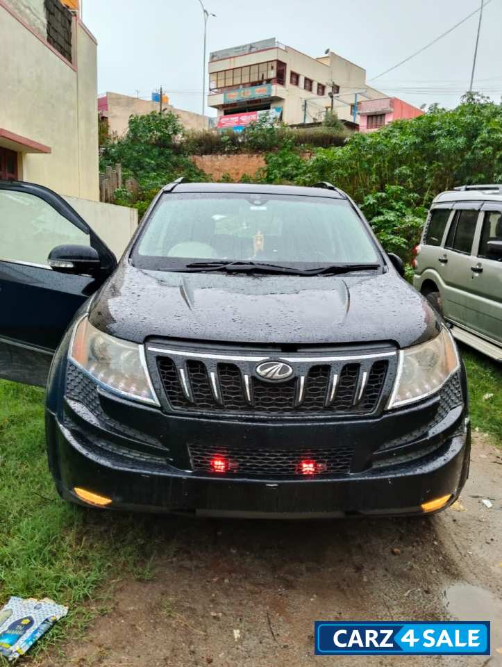 Mahindra XUV 500 W8