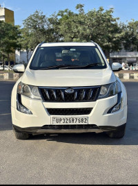 Mahindra XUV 500 W10