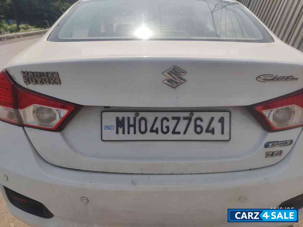 White Maruti Suzuki Ciaz ZDI SHVS