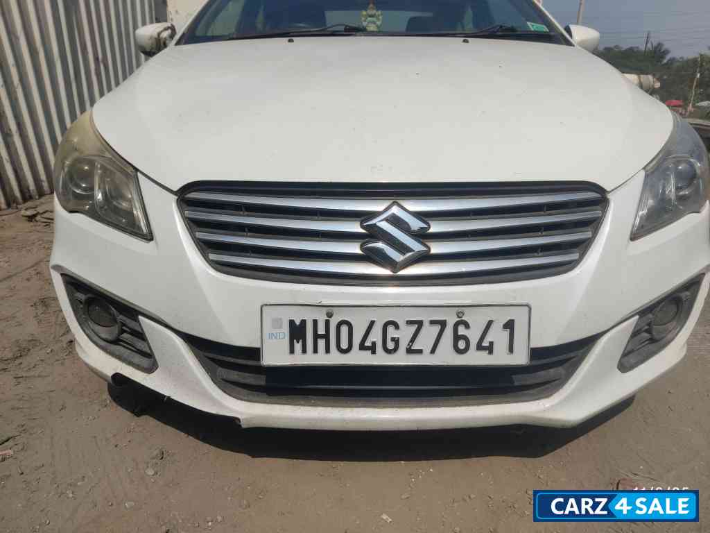 White Maruti Suzuki Ciaz ZDI SHVS