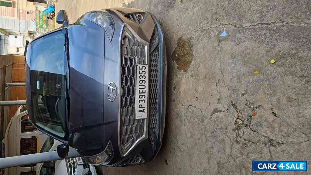 Hyundai Aura SX MT Petrol