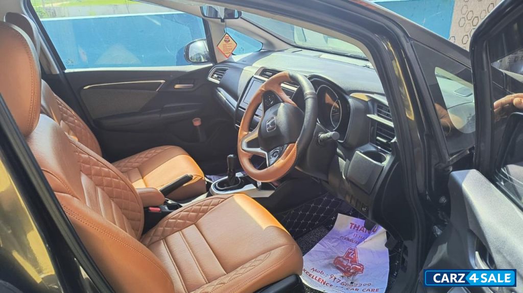 Golden Brown Honda WR-V Vx MT Golden Brown Honda WR-V Vx MT