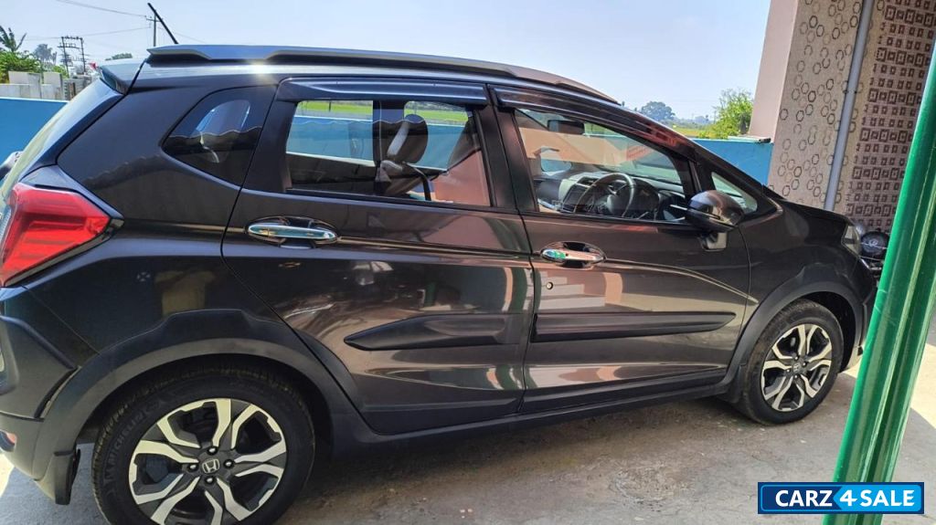 Golden Brown Honda WR-V Vx MT Golden Brown Honda WR-V Vx MT