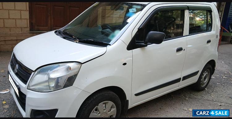 White Maruti Suzuki Wagon R Lxi cng
