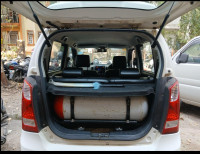 White Maruti Suzuki Wagon R Lxi cng