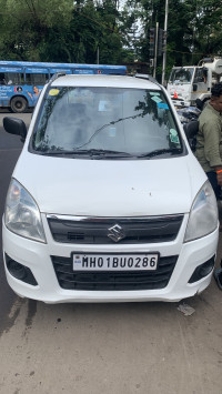 White Maruti Suzuki Wagon R Lxi cng