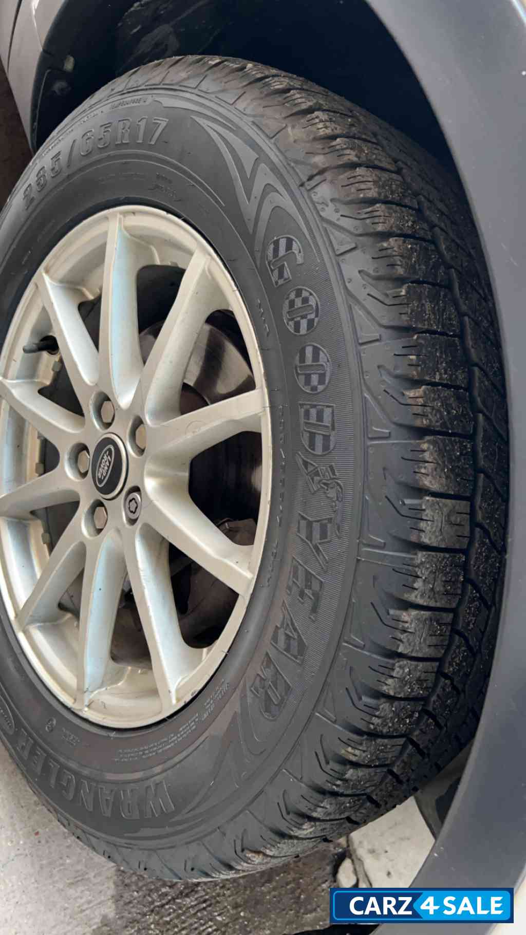 F White Land Rover Range Rover Evoque Sd4 pure