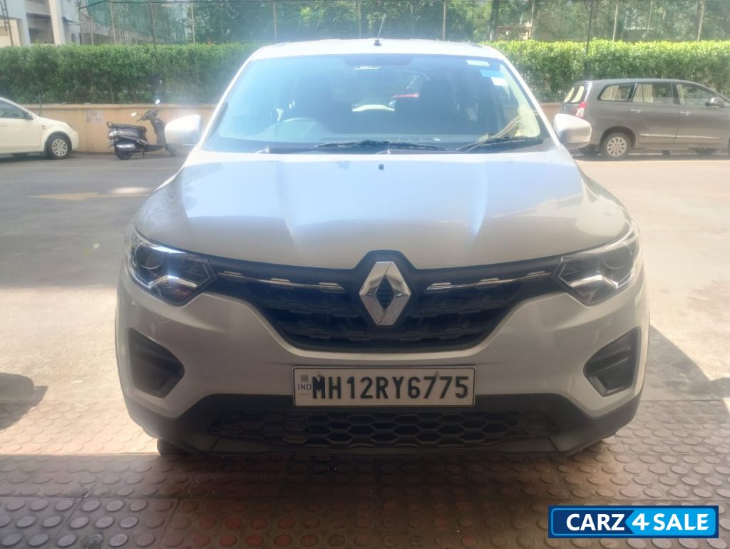 Silver Renault Triber Rxl petrol