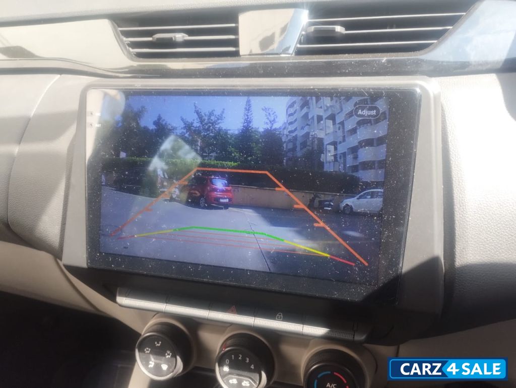 Silver Renault Triber Rxl petrol