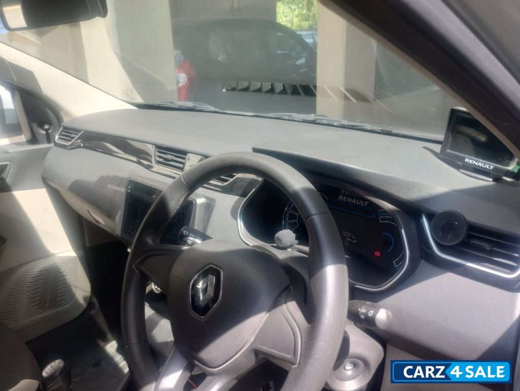 Silver Renault Triber Rxl petrol