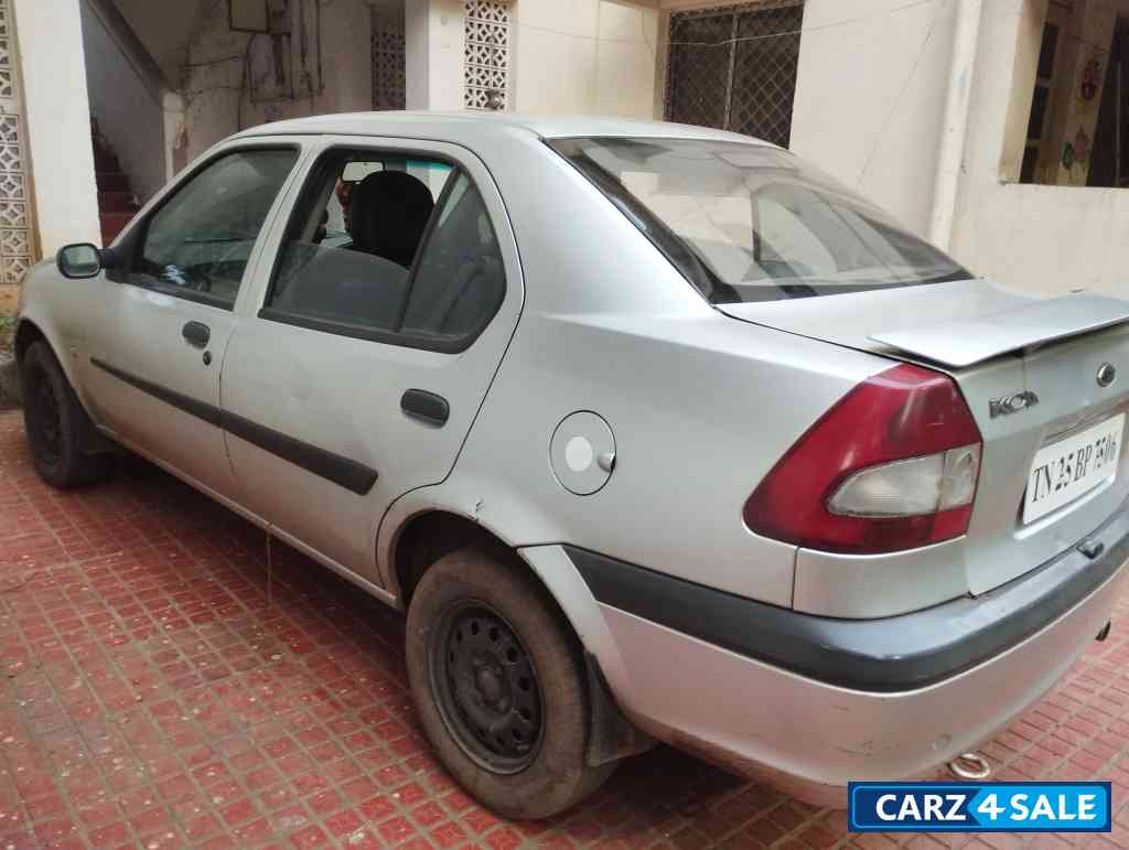 Silver Ford Ikon 1.3 flair Silver Ford Ikon 1.3 flair