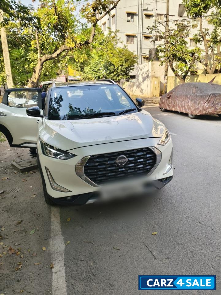 Nissan Magnite XV dual tone