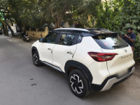 Nissan Magnite XV dual tone