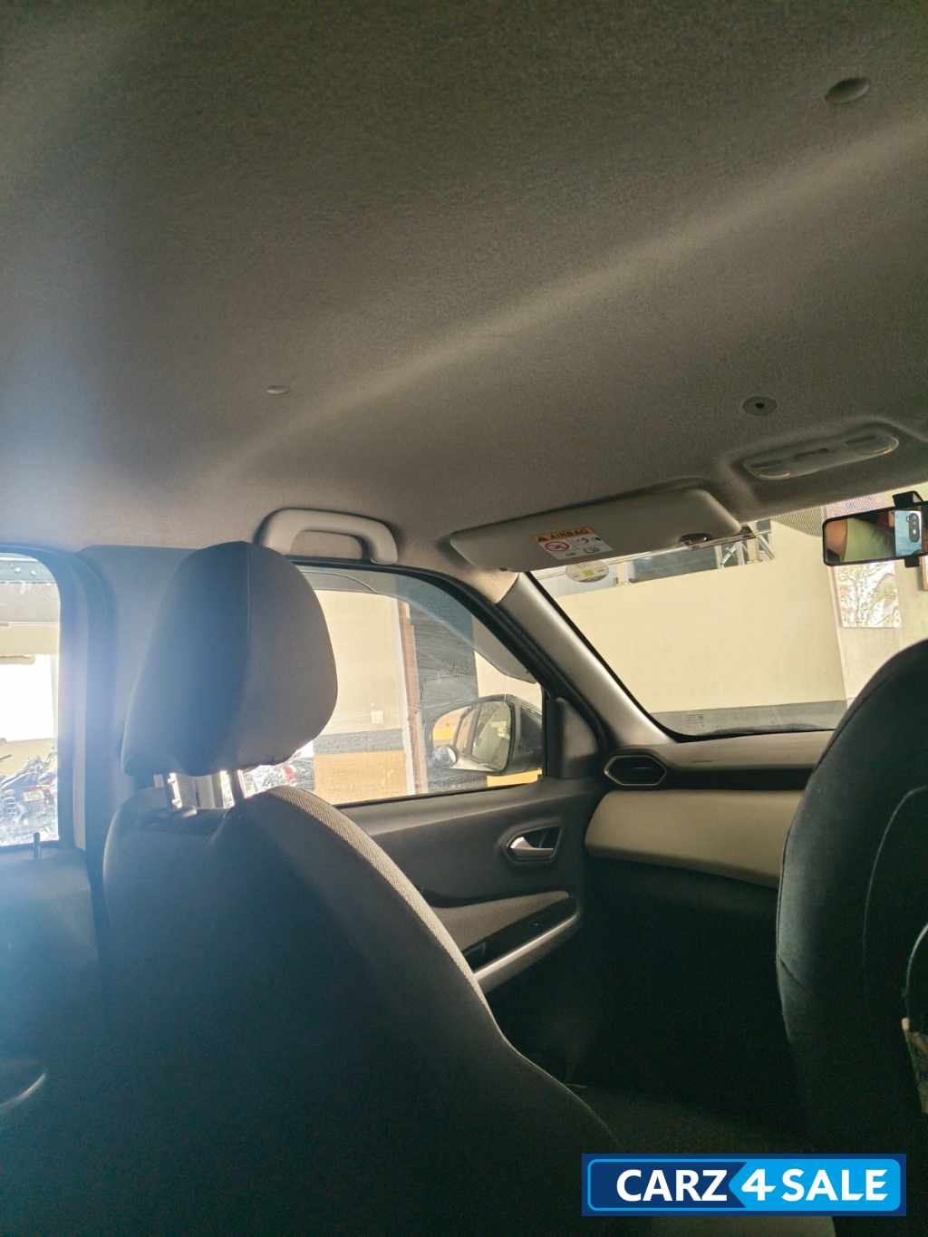 Nissan Magnite XV dual tone